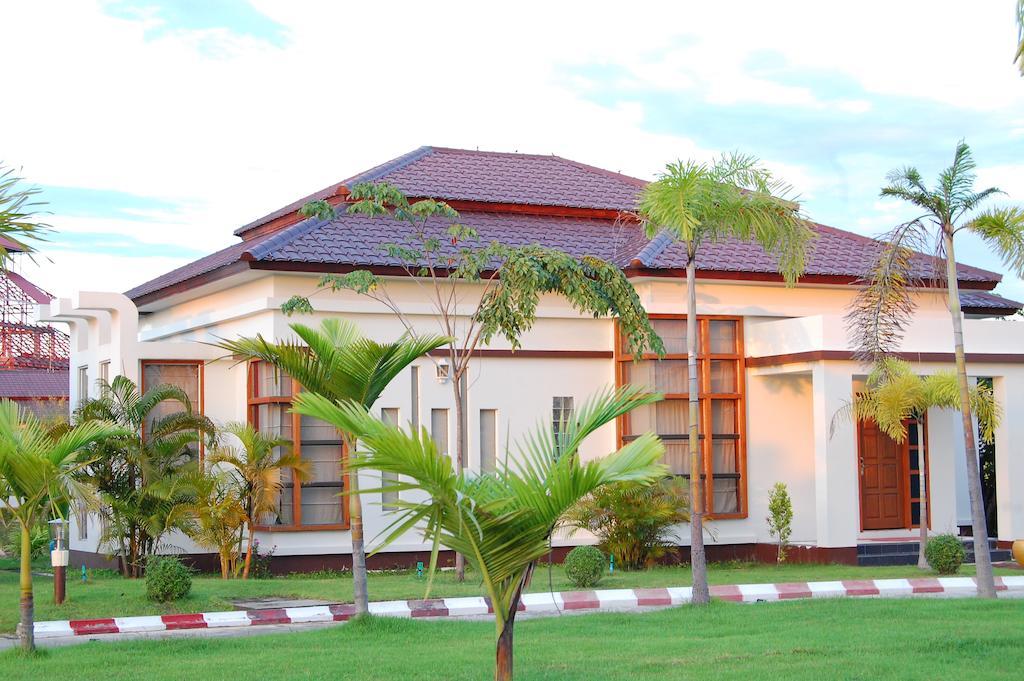 The Golden Lake Hotel Naypyidaw Екстер'єр фото