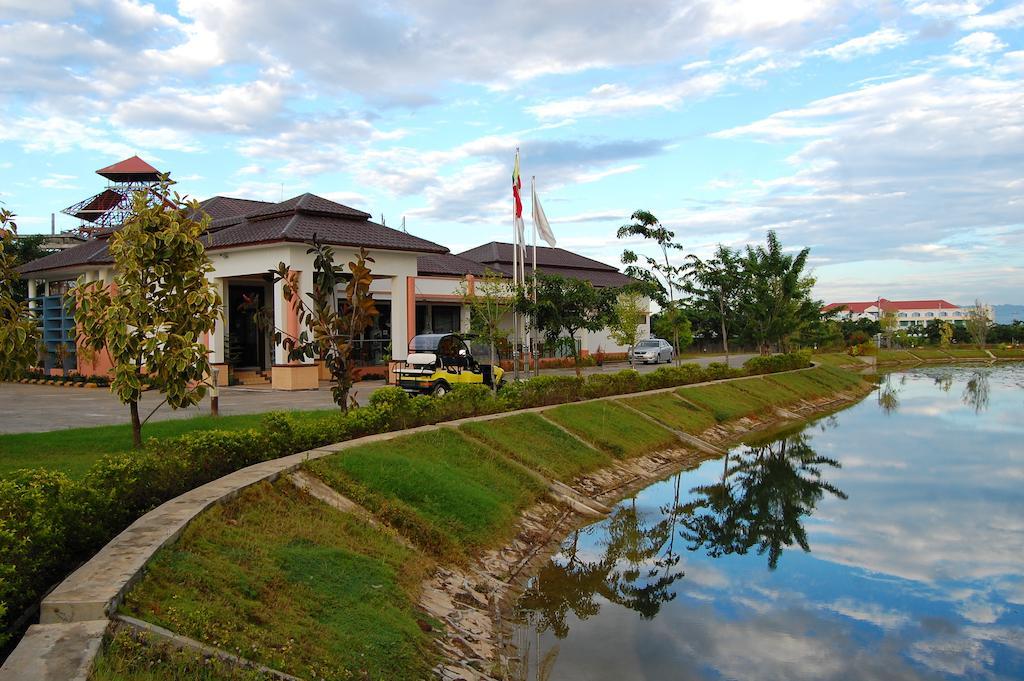 The Golden Lake Hotel Naypyidaw Екстер'єр фото