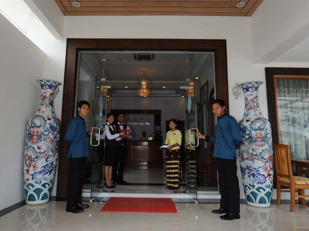The Golden Lake Hotel Naypyidaw Екстер'єр фото
