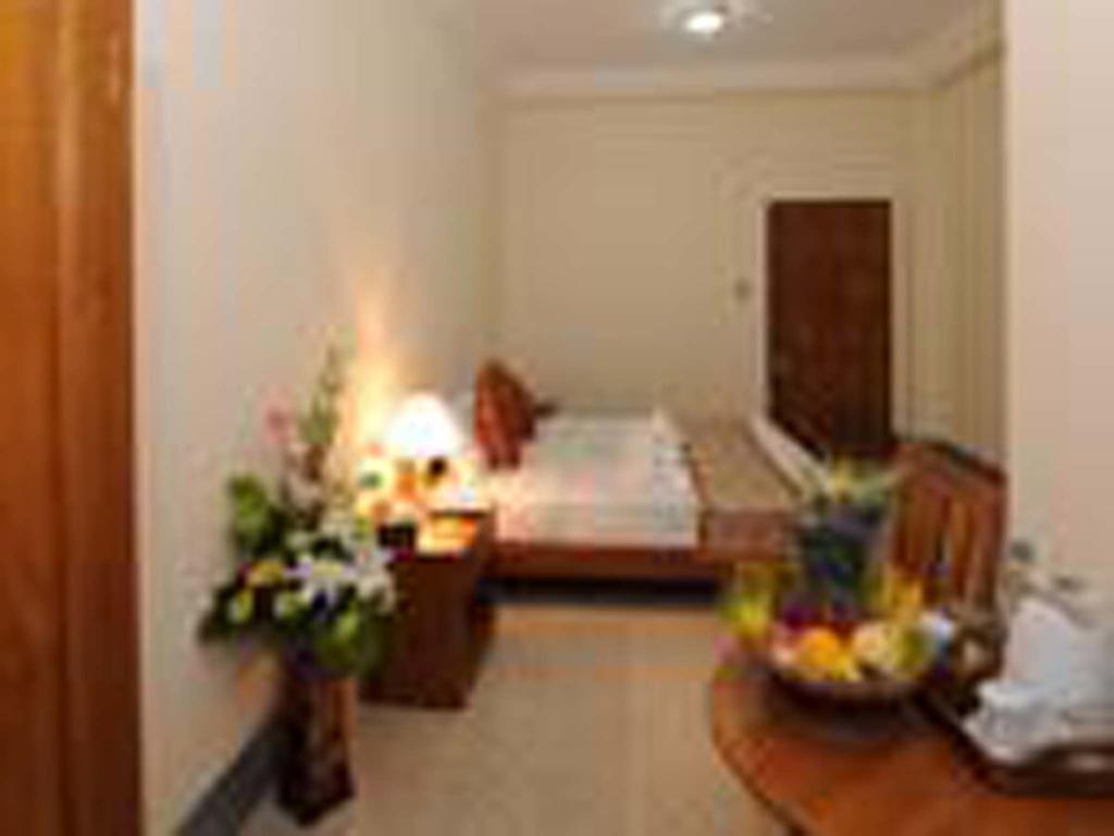 The Golden Lake Hotel Naypyidaw Екстер'єр фото