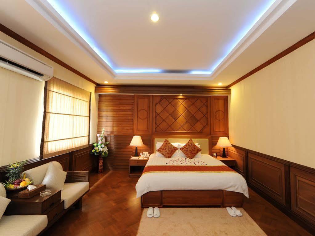 The Golden Lake Hotel Naypyidaw Екстер'єр фото